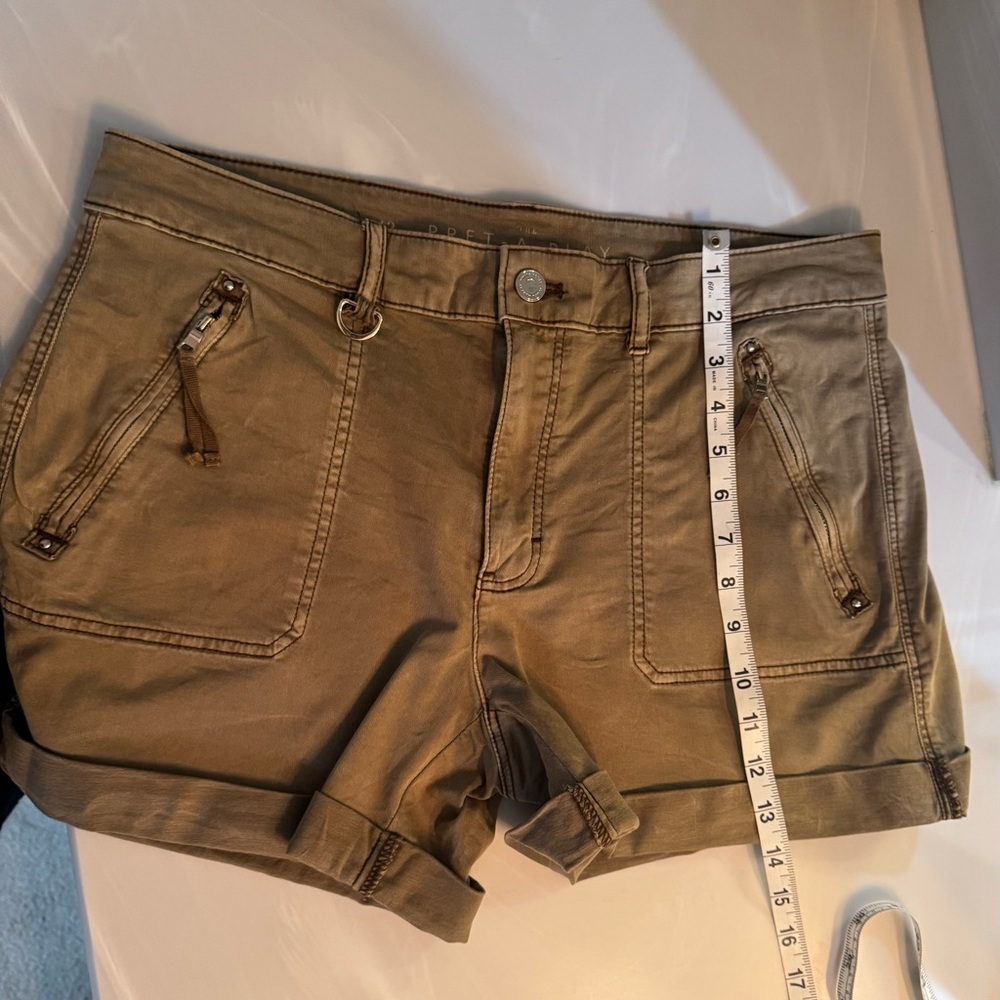 White House Black Market Tan Cargo Shorts Relaxed Fit - Picture 13 of 15
